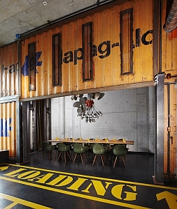 Stabile und wacklige Triple-A