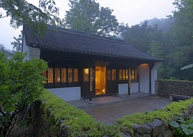 Tea farming village with a Facebook connection