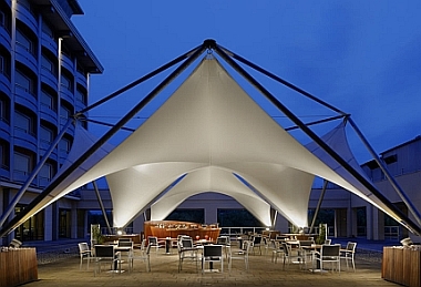 Benefitting from others' weaknesses