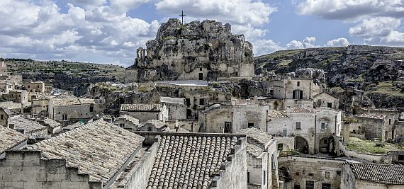Old walls in the spotlight