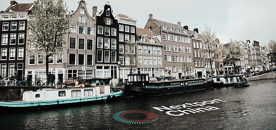 Hoteliers, play with social commerce!