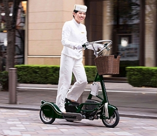 Walking bike competes with Rolls-Royce