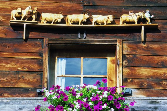 Offering the simple in bite-sized pieces