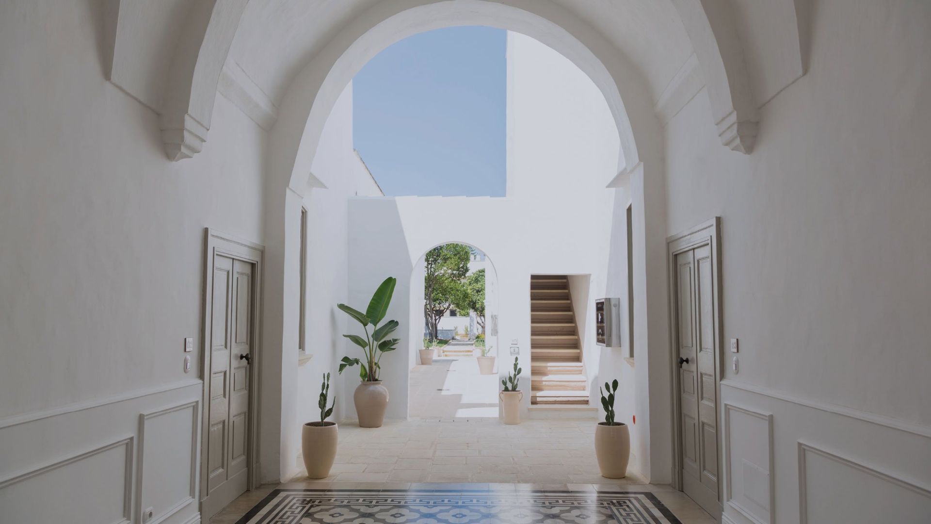 //static.hospitalityinside.com/image/convert/hos/2023/07/18/accor-relais-san-martino-in-taviano-exterior-16-9-1920-c-ria-hotels-64b64848e07e1905955862.jpg?s=b91743724301b6f815655586a47c0373