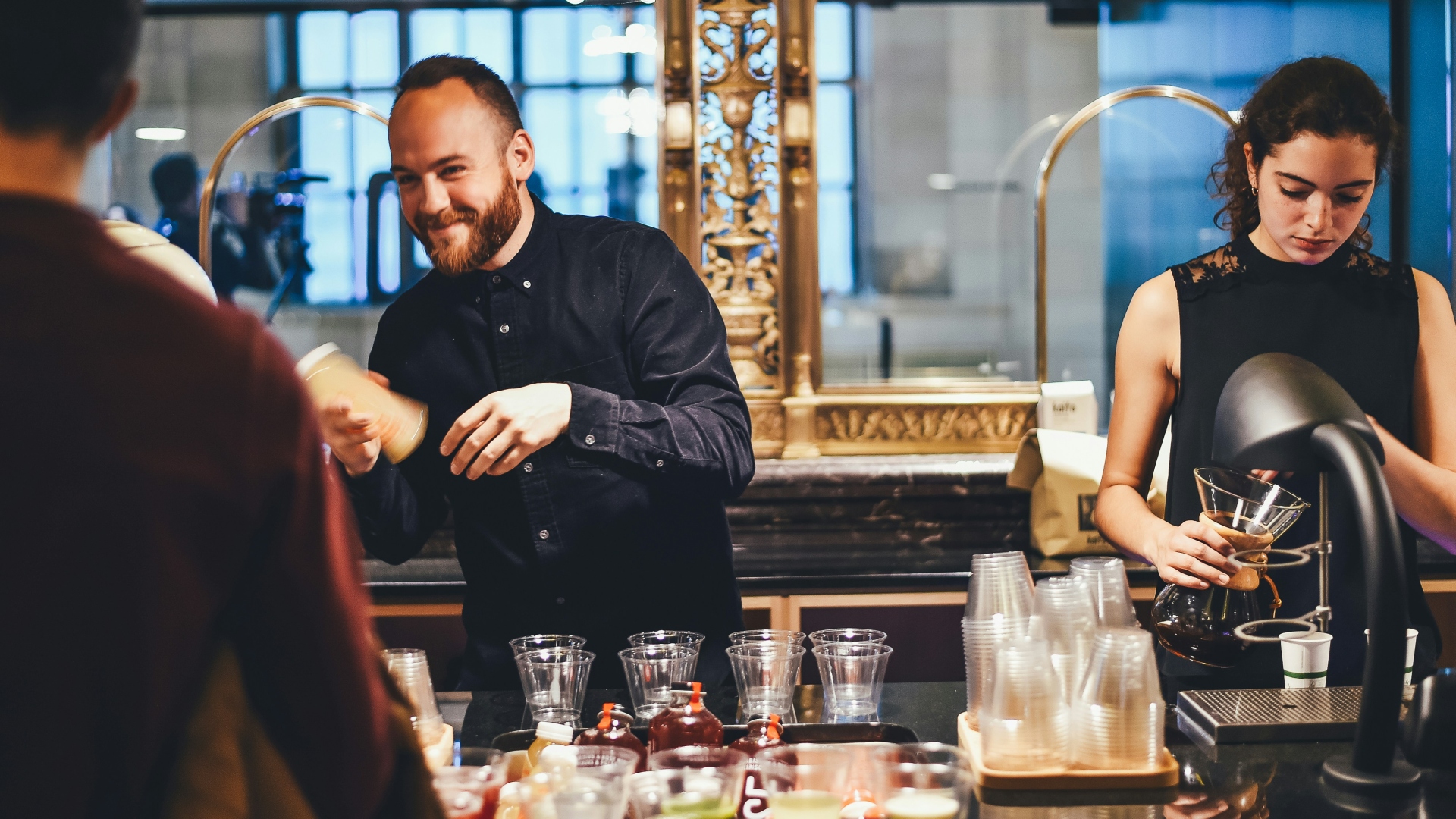 Barkeeper, Staff