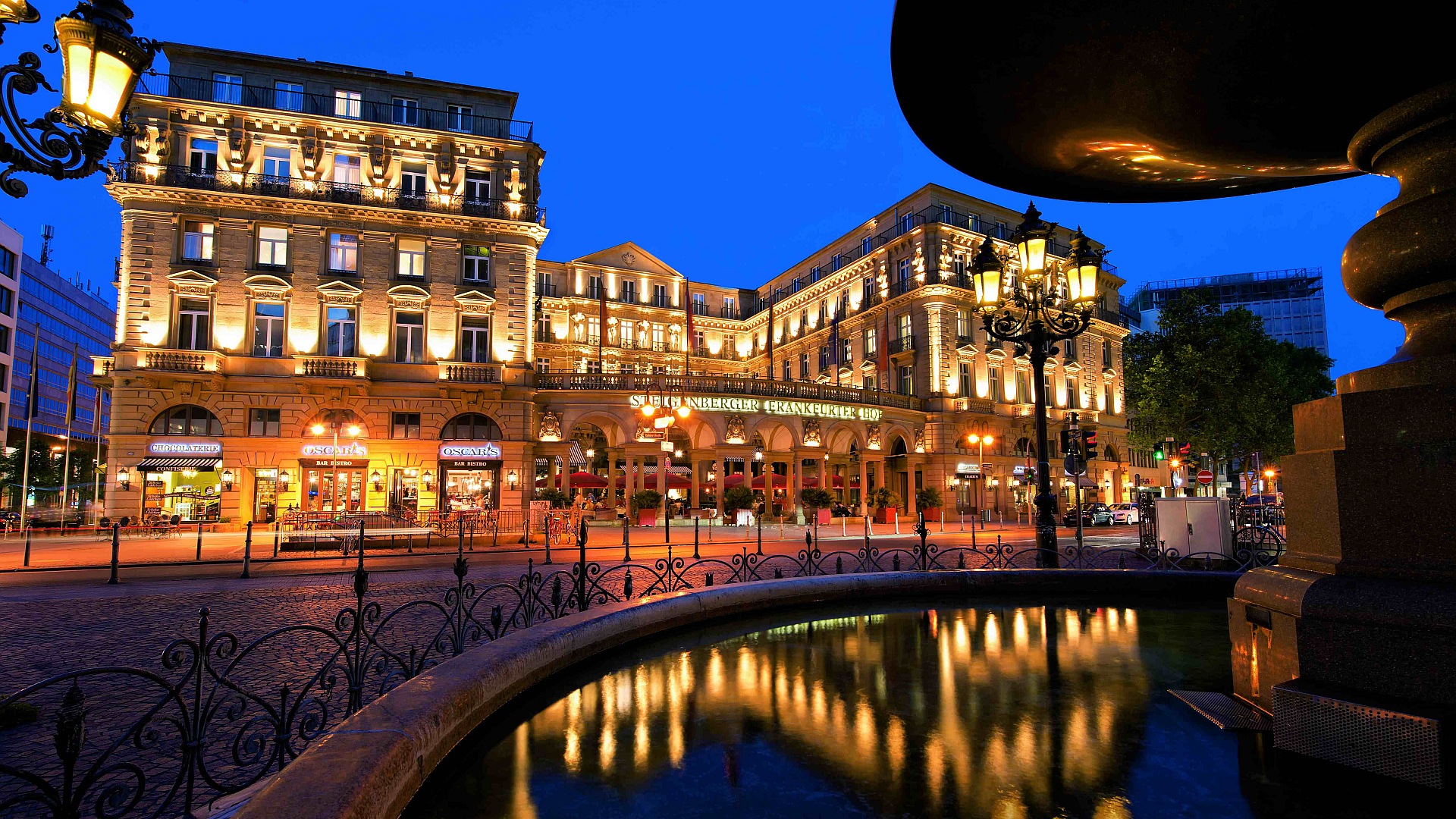 Steigenberger Frankfurter Hof, exterior