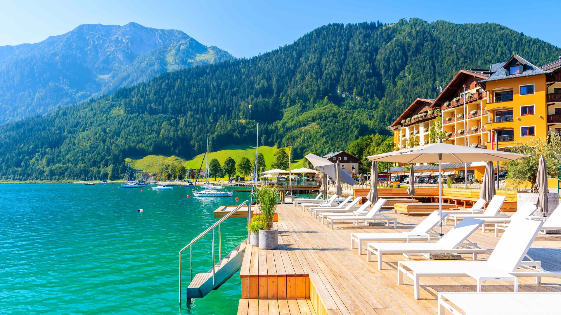 Austrians postpone or cancel investments