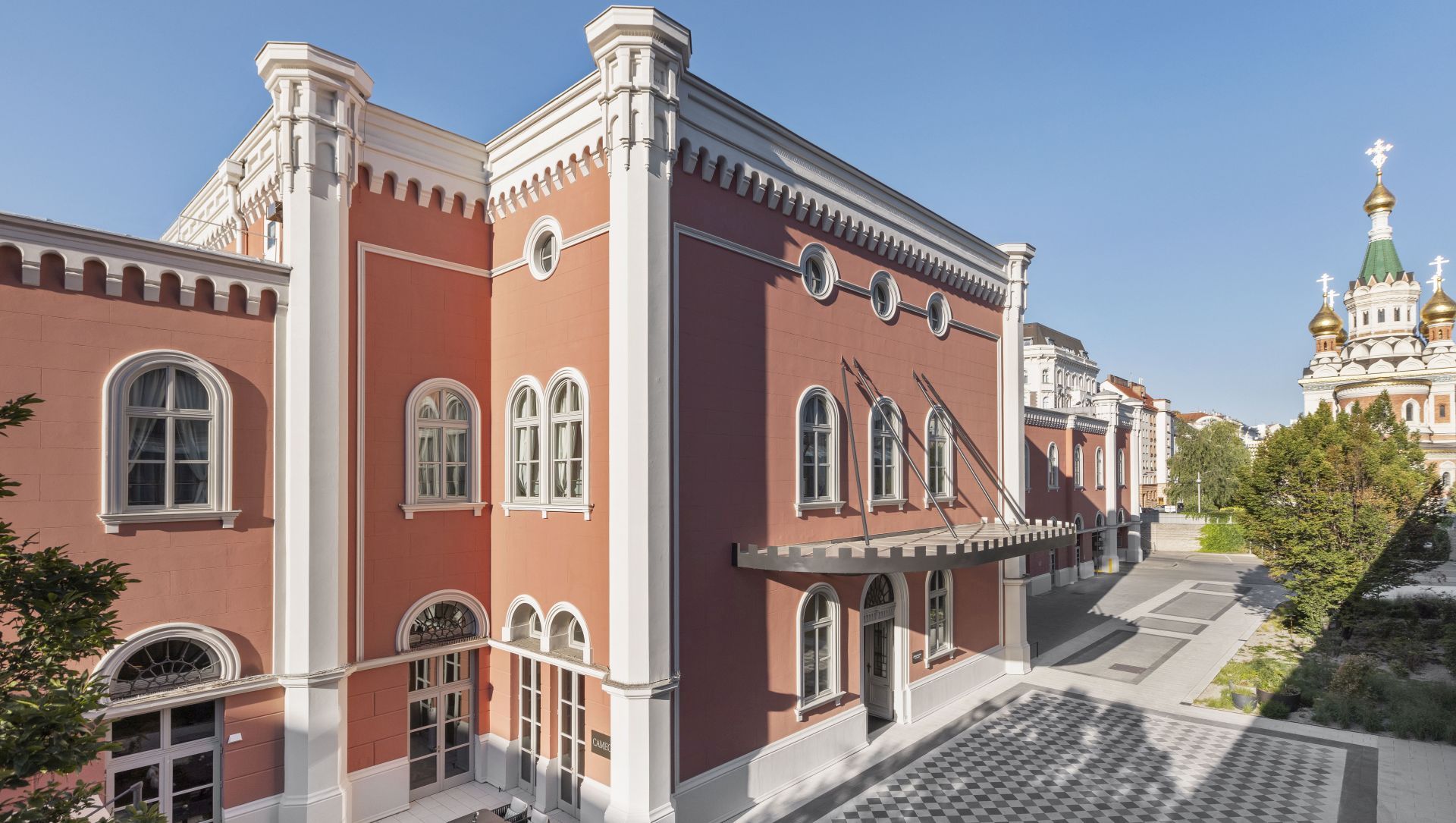 Reducing risks in chaos