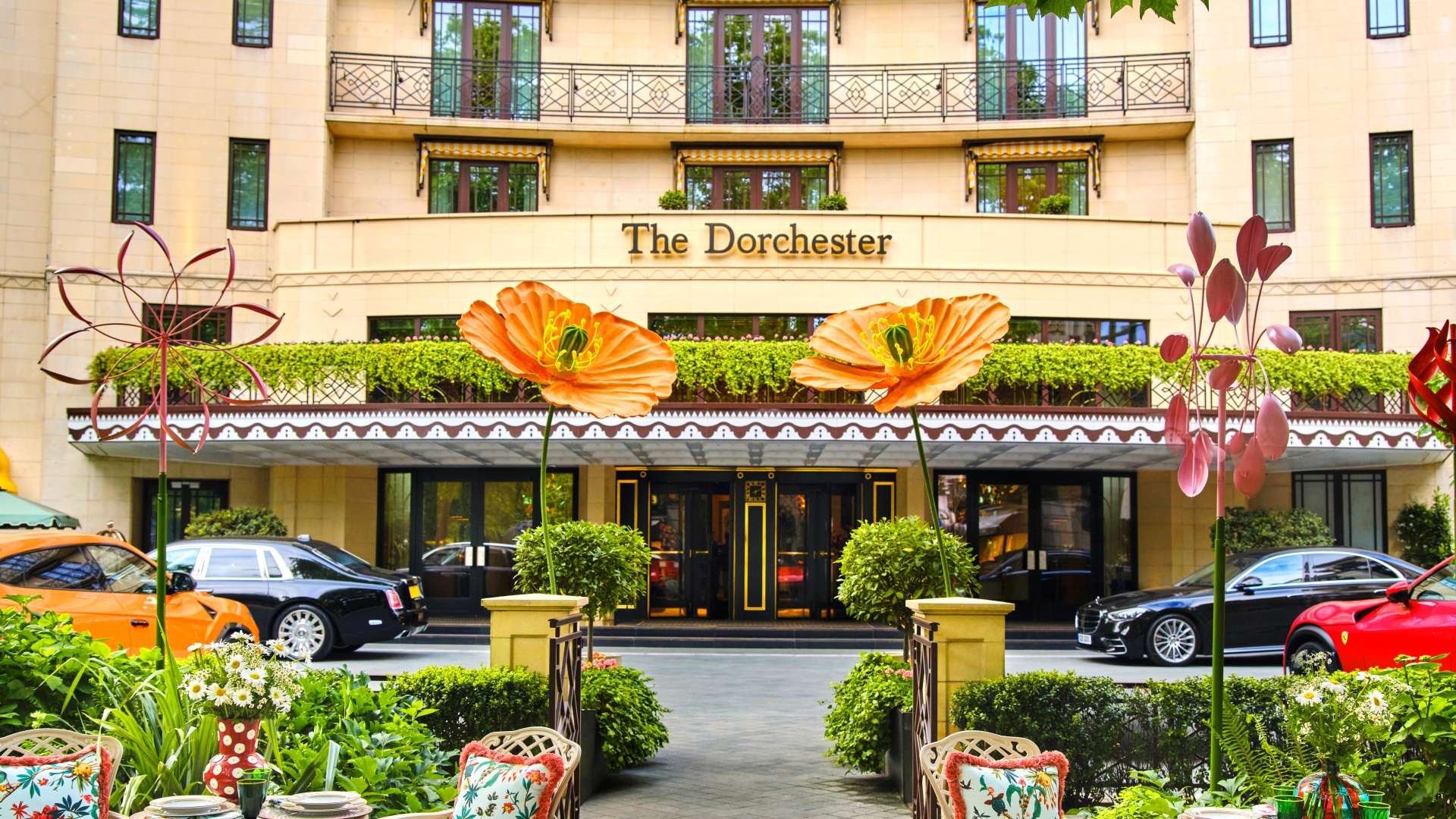 //static.hospitalityinside.com/image/convert/hos/2026/09/17/the-dorchester-london-exterior-summer-16-9-1920-c-dorchester-collection-6aabea1c35eeb834655281.jpg?s=37bfa8257baeae46aa7759478ec64ed6