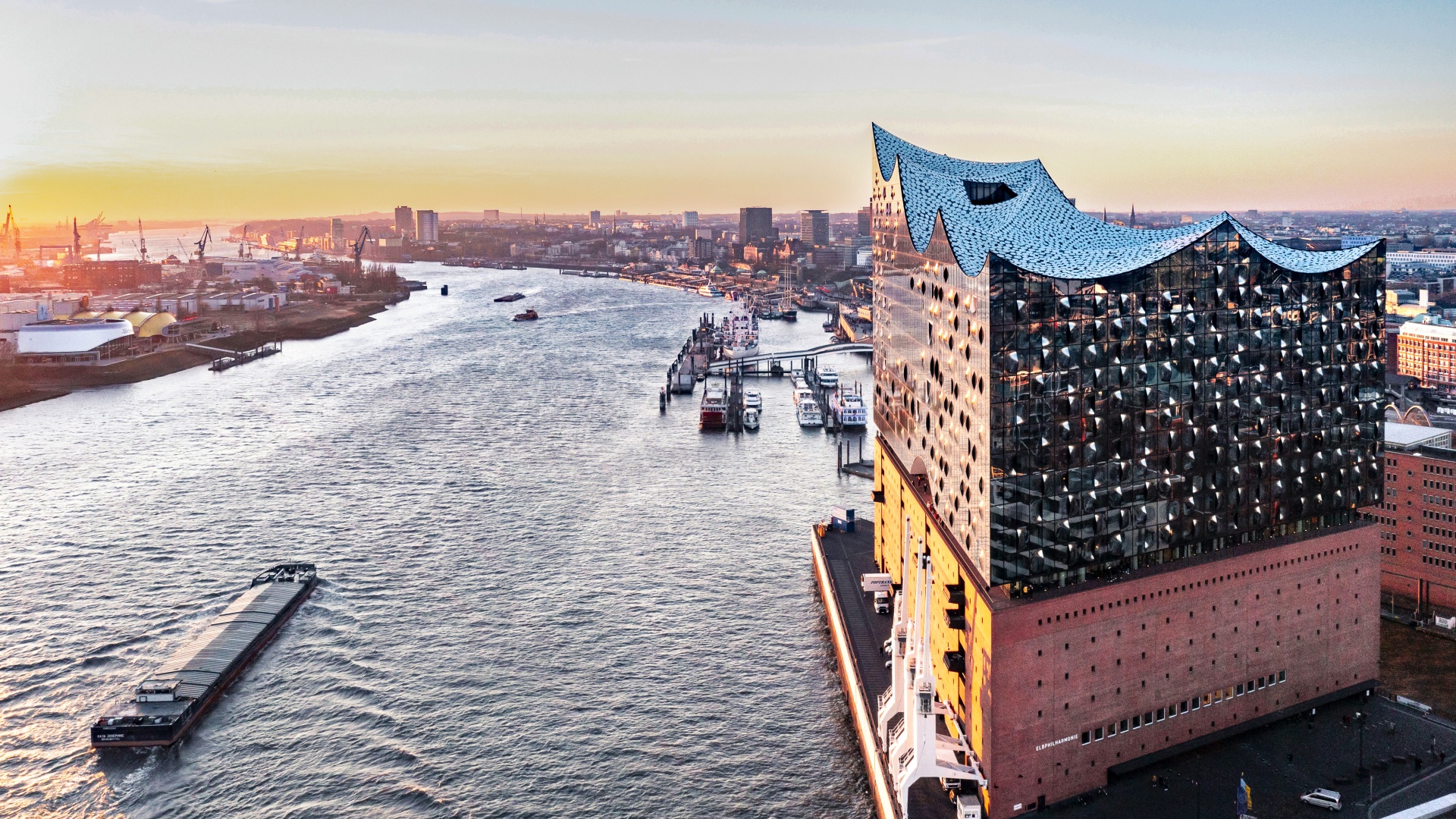 //static.hospitalityinside.com/image/convert/hos/2026/10/08/hamburg-elbphilharmonie-exterior-aerial-16-9-1920-c-thies-raetzke-6ac7a22b84a7f450917846.jpg?s=c95bdb30f075766b5794c05b94482830