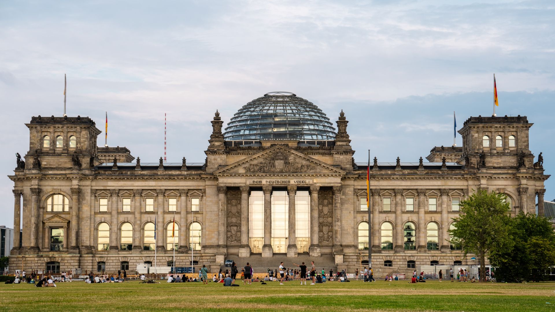 Der Berliner Reichstag / c_Aron Marinelli, unsplash