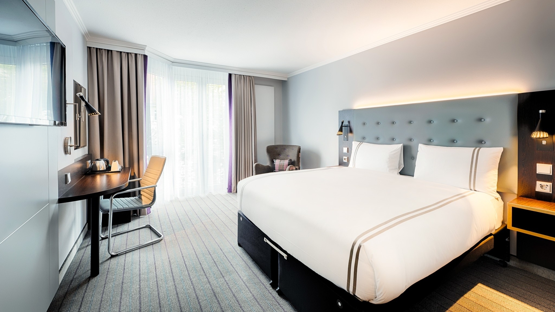 Premier Inn Stuttgart-Cannstatt - Room