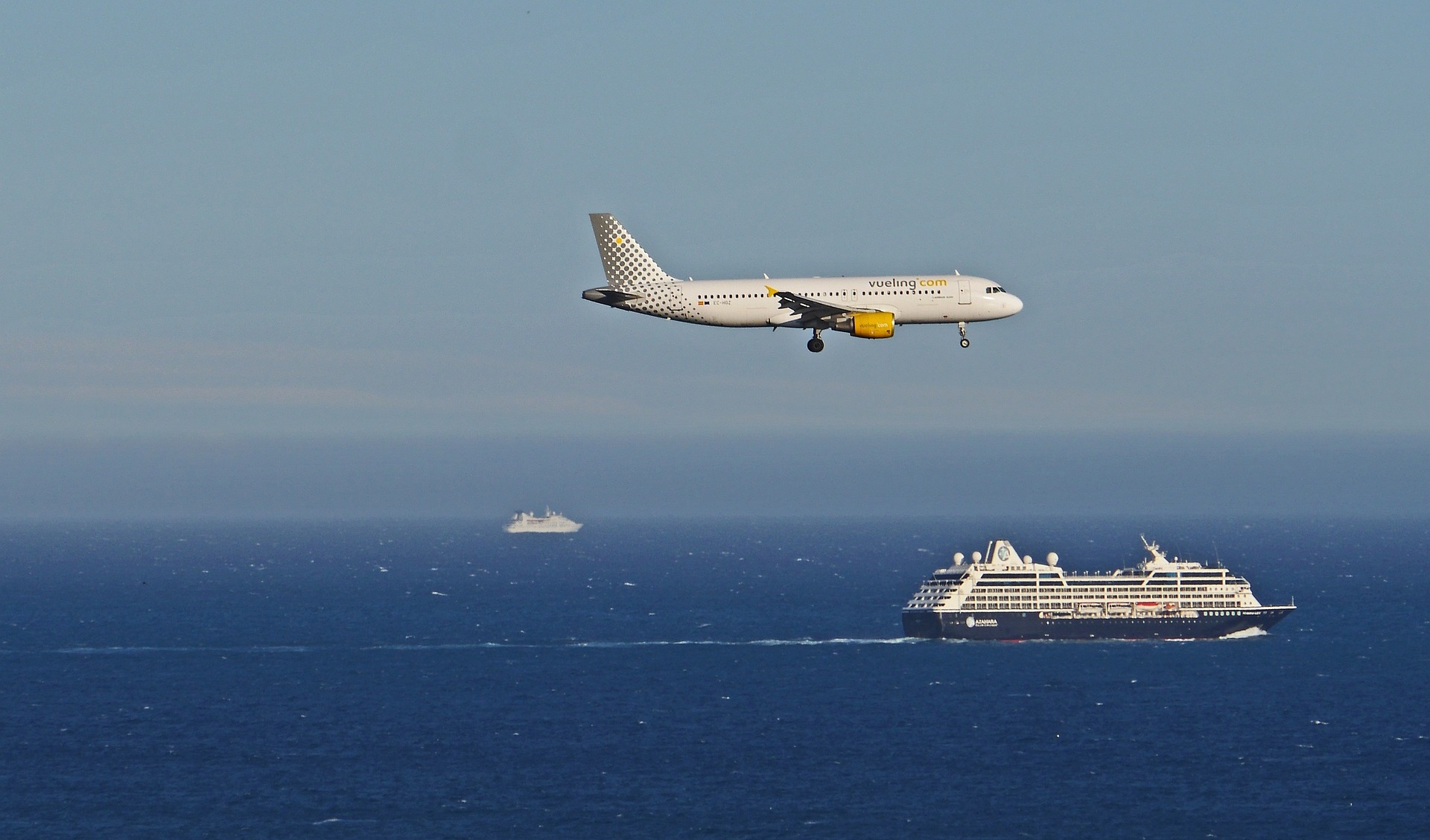 Airplane, Cruiseship