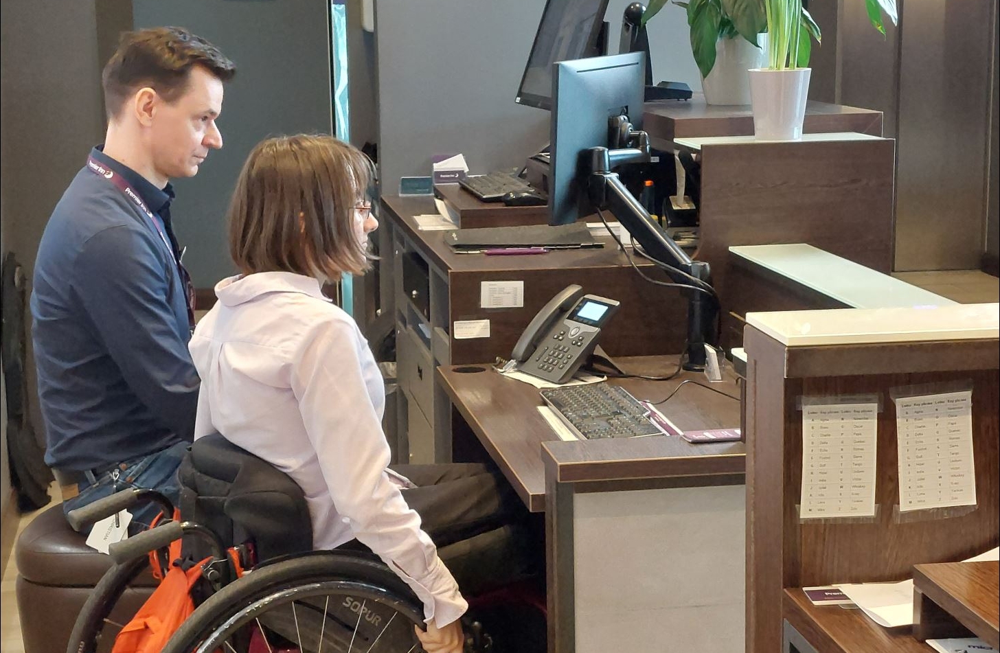 Barrier-free reception at the Premier Inn Leipzig