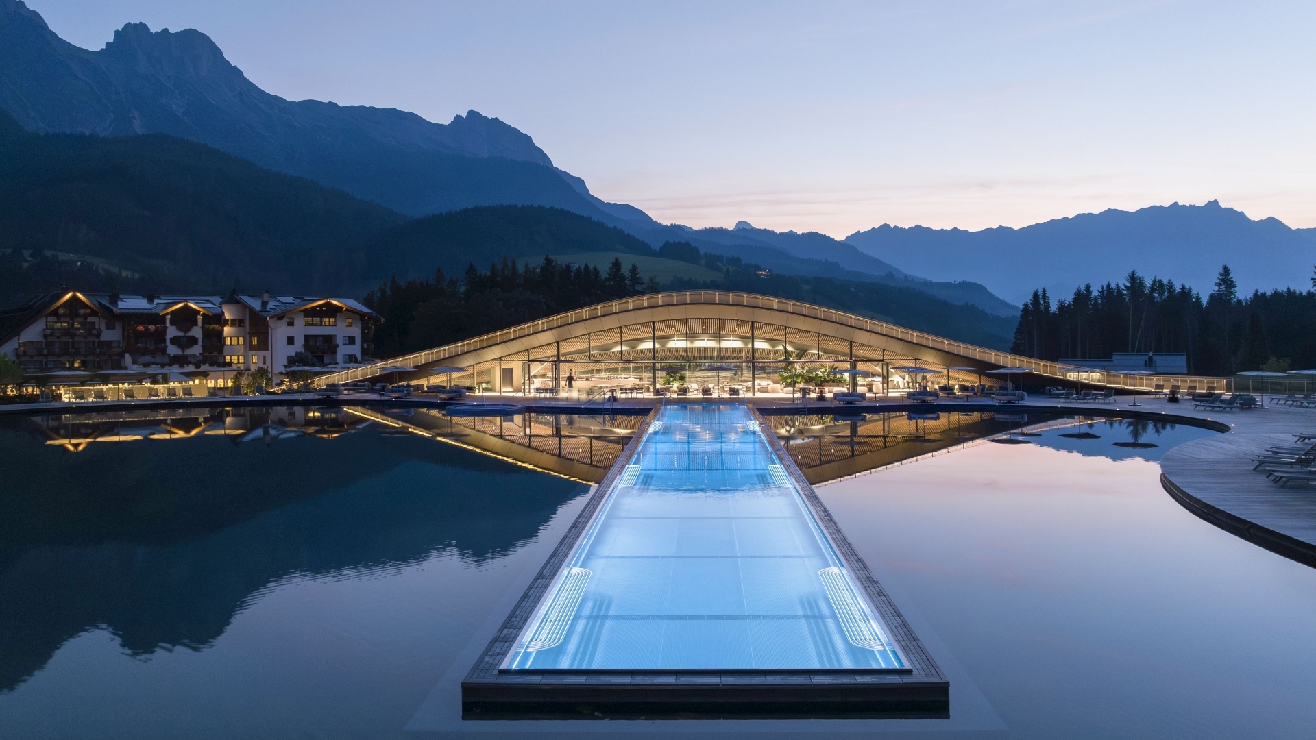 Krallerhof Austria - Atmosphere Spa Pool at sunrise