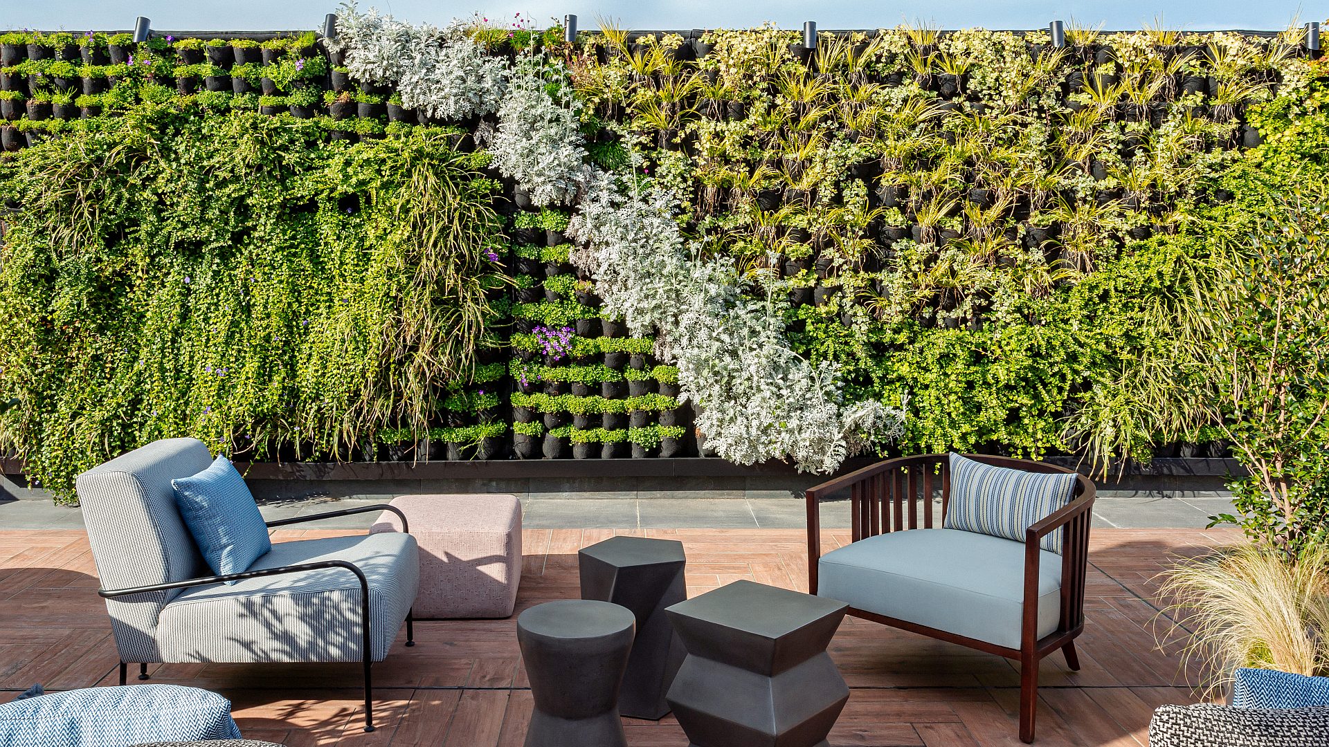 Radisson Bilbao Gran Via, Spain - Green wall