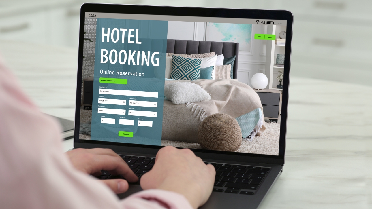 Laptop booking hotelwebsite