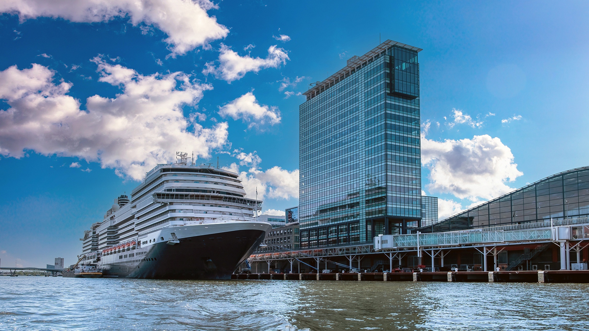 Amsterdam: Reklame für Fleisch und Schiffe verboten